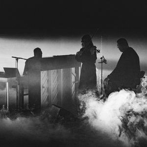 “Isabelle Lewis”的封面