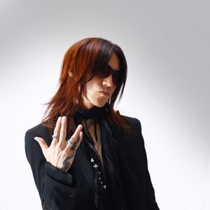 “SUGIZO”的封面