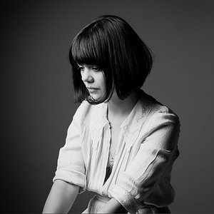 Immagine per 'Bat for Lashes'