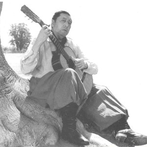 'Atahualpa Yupanqui' için resim