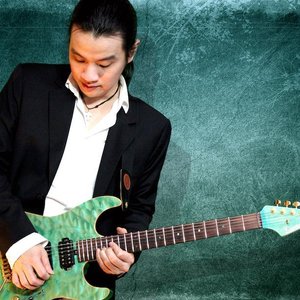 “Vinai trinateepakdee”的封面