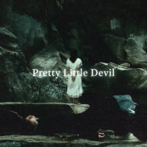 'Pretty Little Devil'の画像