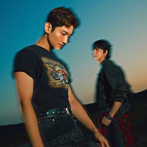 Imagem de '東方神起'