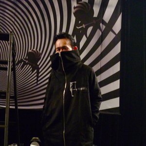 “核P-MODEL”的封面