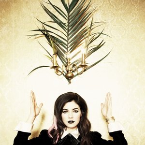 “Marina & the Diamonds”的封面