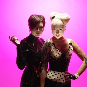 “Human Toys”的封面