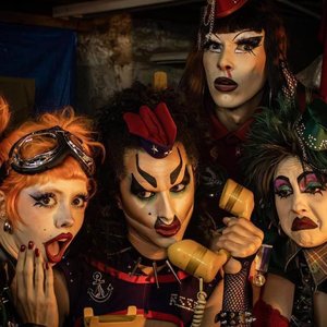 “Ruïnosa y las Strippers de Rahola”的封面