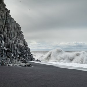 “The Black Sand (Slowed)”的封面