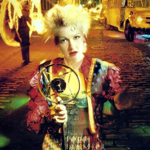 “Cyndi Lauper”的封面