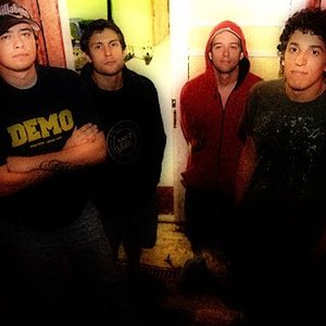 “Self Defense”的封面