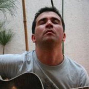 “Freddy Rodríguez”的封面