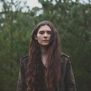 “Hollie Col”的封面
