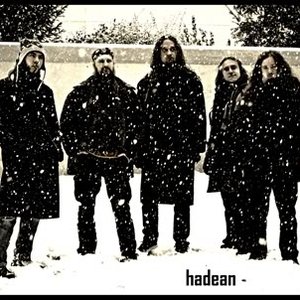 “Hadean”的封面