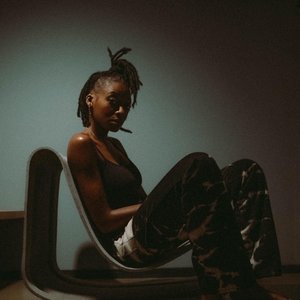 “Little Simz”的封面