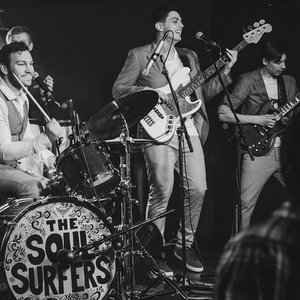 “The Soul Surfers”的封面