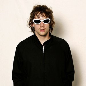 'Johnny Borrell' için resim