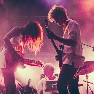 Изображение для 'Blonde Redhead'