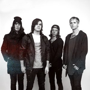 “Rebelle”的封面