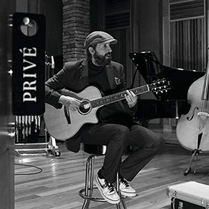 “Privé”的封面