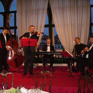 “Caffee Concerto Ensemble”的封面
