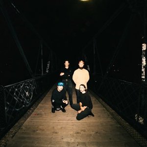“Sham Family”的封面