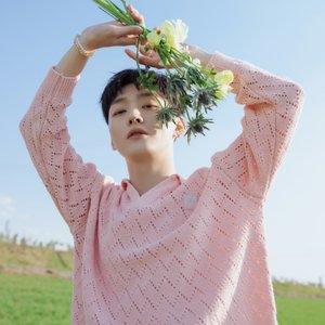 Bild für 'Yoon Jisung'