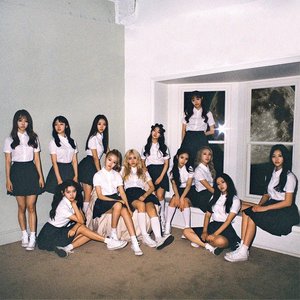 “Loona”的封面