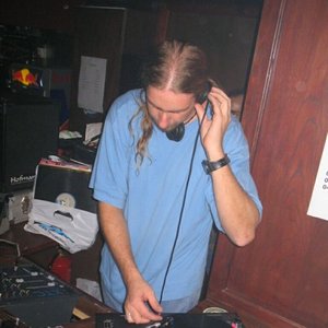 “Dj Bountyhunter”的封面