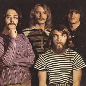 “Creedence Clearwater Revival”的封面