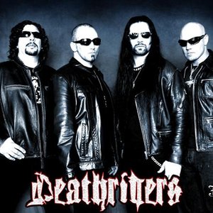 “DeathRiders”的封面