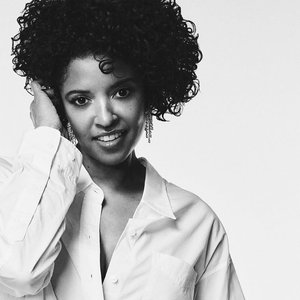 “Renée Elise Goldsberry”的封面