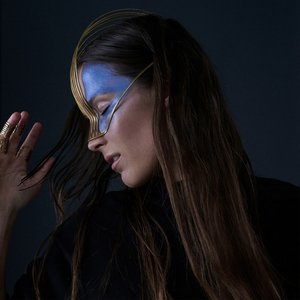 “Moirai”的封面