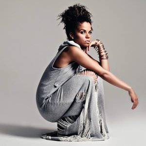 “Ms. Dynamite”的封面