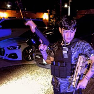 “Victor Mendivil”的封面