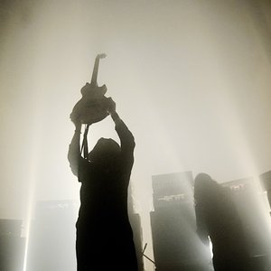 “Sunn O)))”的封面
