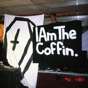 “IAmTheCoffin.”的封面