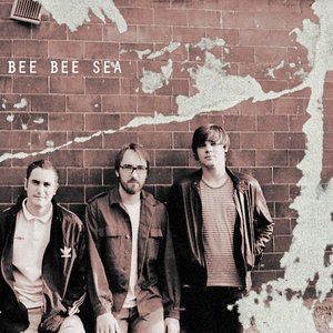 Imagen de 'Bee Bee Sea'