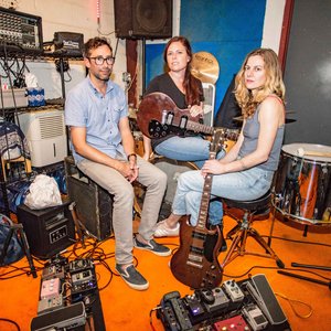 “Object Hours”的封面