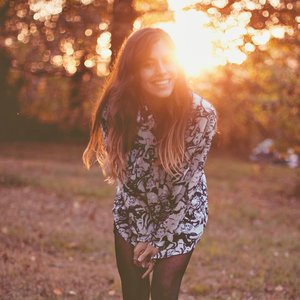 “Nadine Carina”的封面