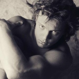 “Luis Miguel”的封面