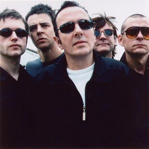 “Joe Strummer and the Mescaleros”的封面