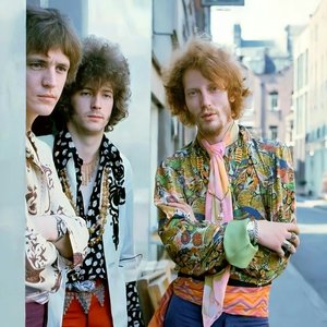 'Cream'の画像