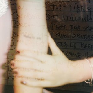 Imagen de 'All Flowers In Time Bend Towards The Sun'