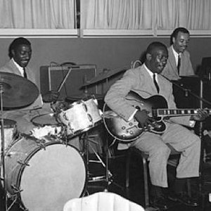 “Wes Montgomery Trio”的封面