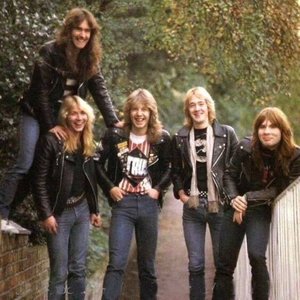 “Iron Maiden”的封面