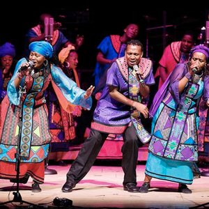 “Soweto Gospel Choir”的封面