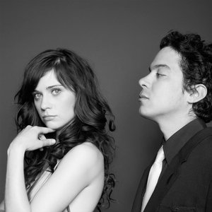 “She & Him”的封面