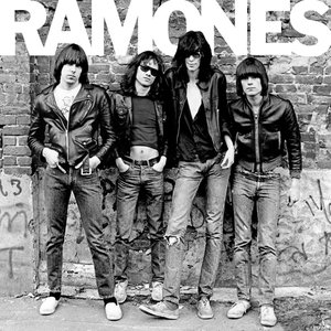 “Ramones (40th Anniversary Deluxe Edition; 2016 Remaster)”的封面