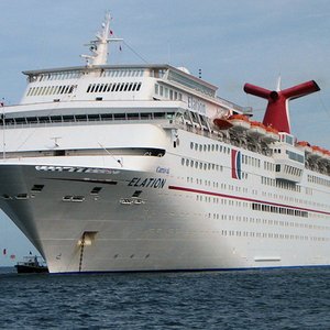 '2010-01-08: The Rock Boat X, Lido Deck, Carnival Inspiration'の画像