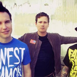 Immagine per 'Blink 182'